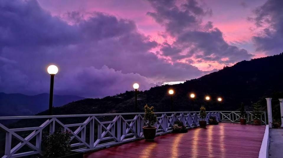 Bayu Senja Lodge Kundasang Exterior photo